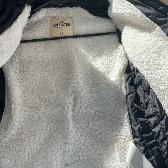 Hollister sherpa lined  puffer parka - Picture 5 of 6